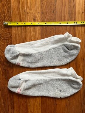 Vintage Used Hanes Men's Low-Cut Athletic Socks — White & Light Gray
